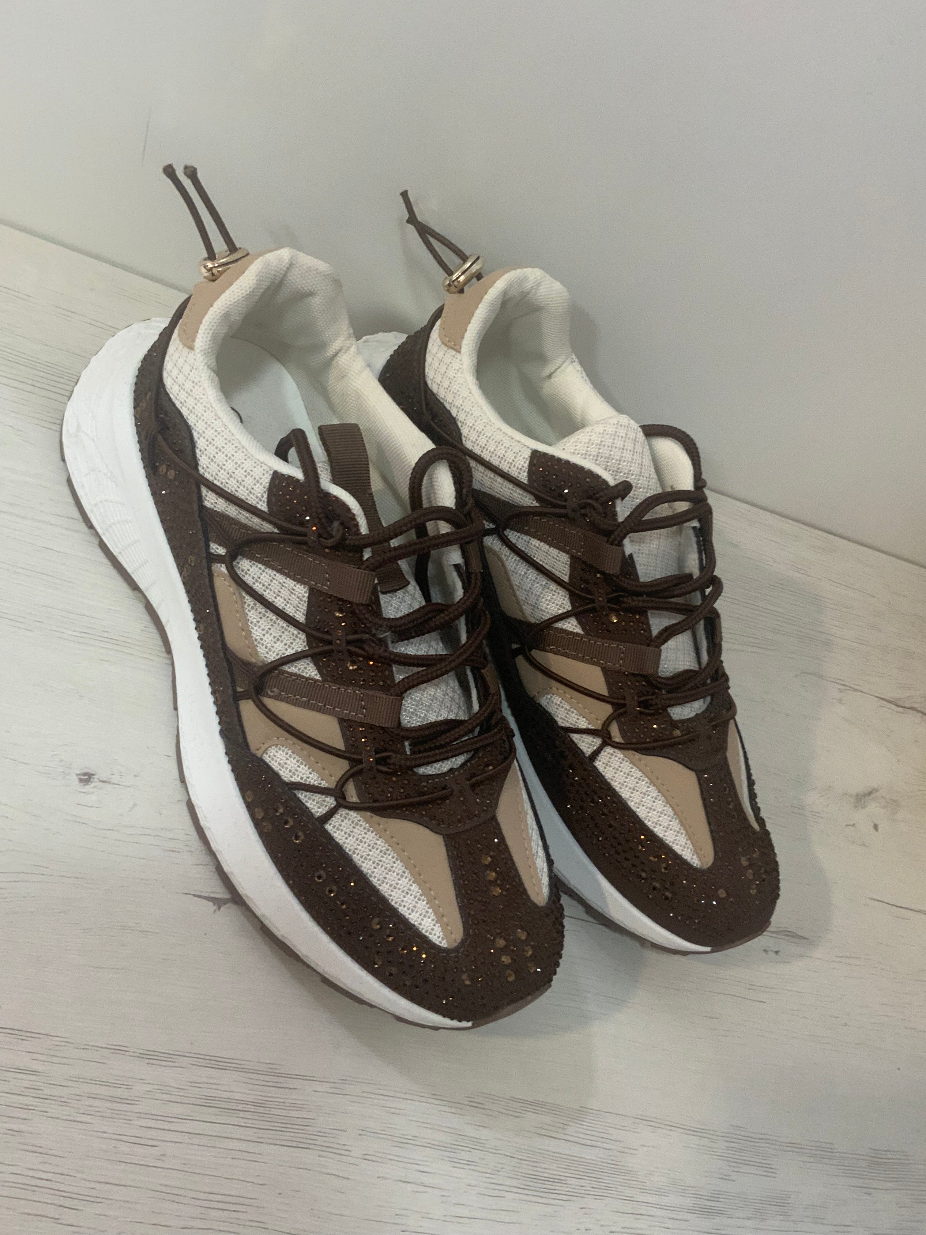 Deportivas brillo marrón