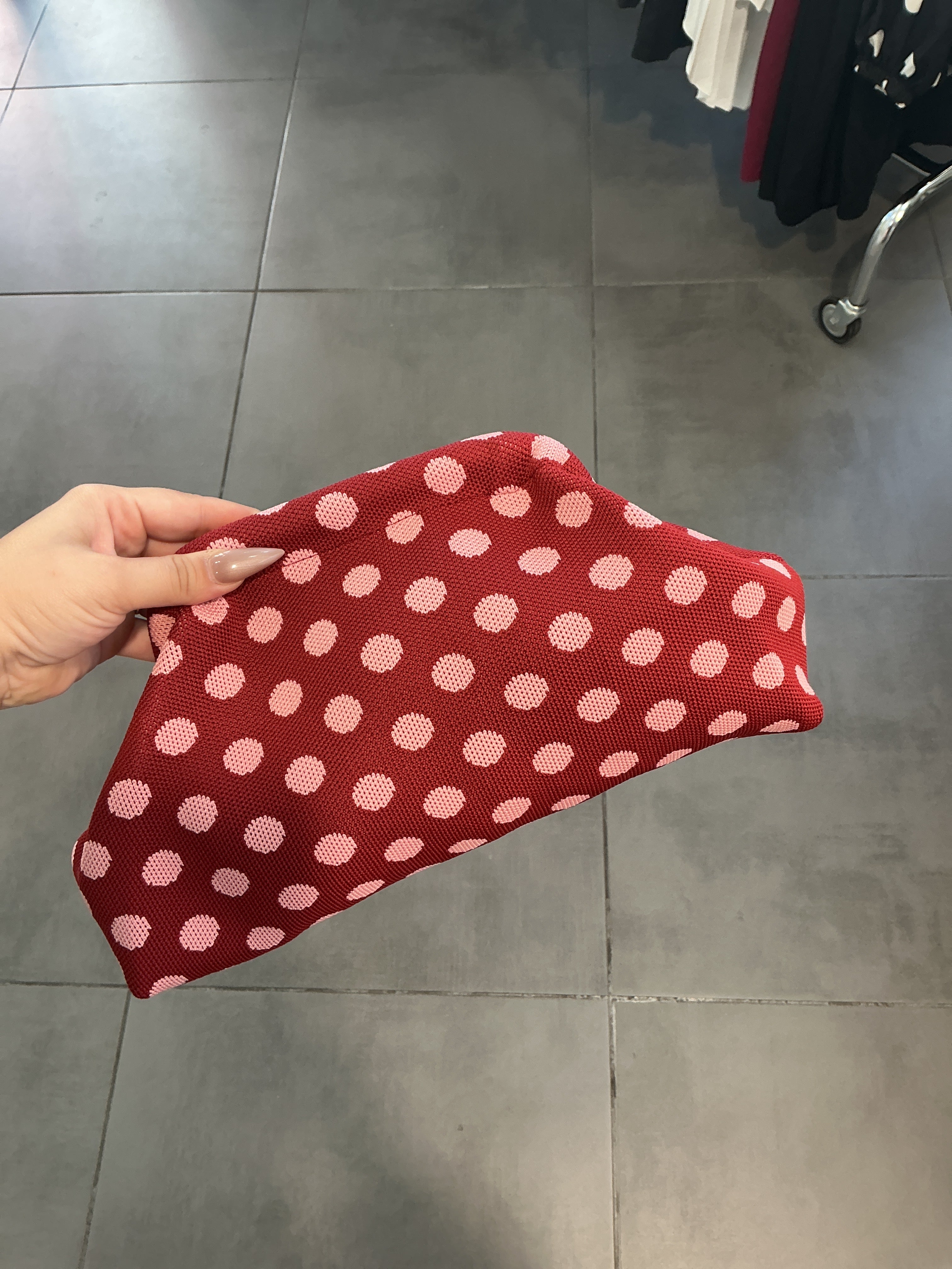 SOBRE VERANO LUNARES ROJO